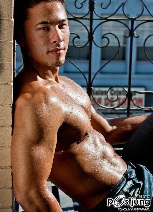 แต่ล่ะคนหุ่นดีมากมาย