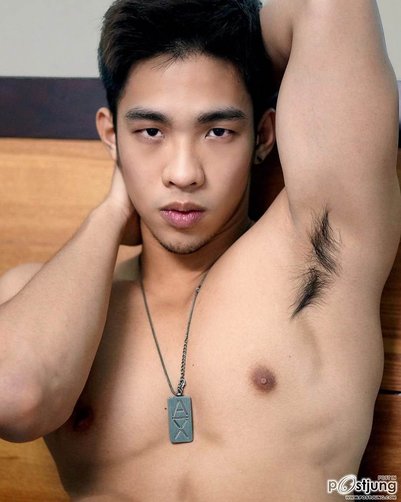 ตี๋ล่ำน่ารักว่ะเฮ้ย