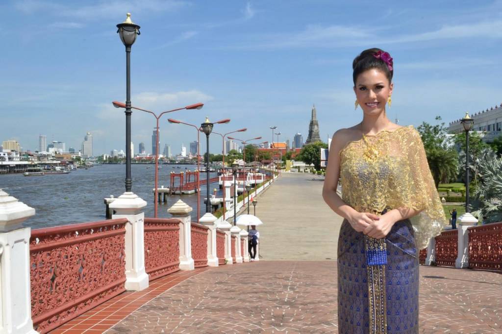 น้องนาตาลี มิสไทยแลนด์เวิลด์ 2013 ถ่ายทำ VTR ในการประกวดมิสเวิลด์