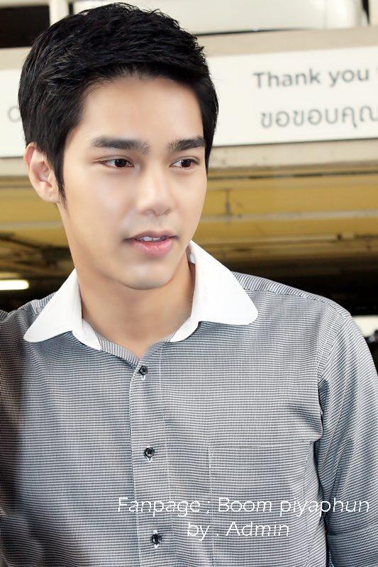 บูม ปิยพันธ์ หนุ่มหล่อจากไฟหวน