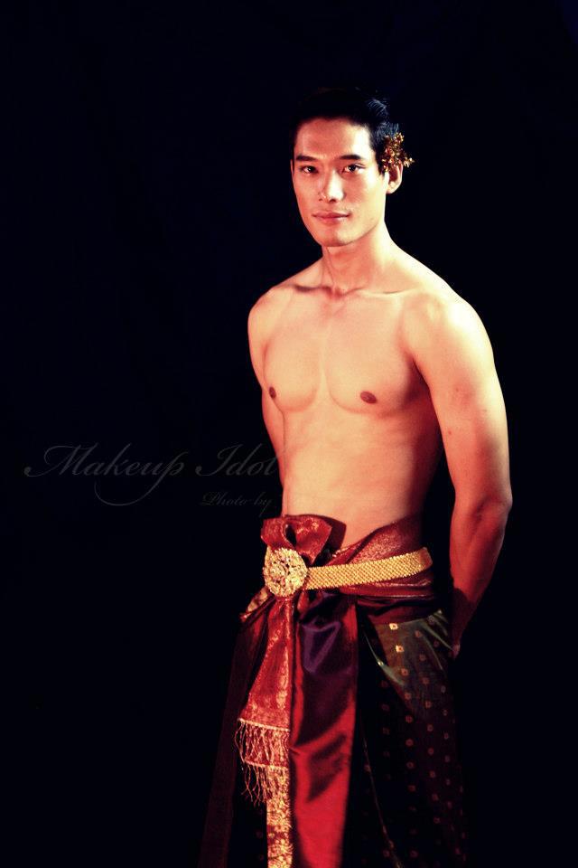 บ่าวเหนือ ในชุดพื้นเมือง