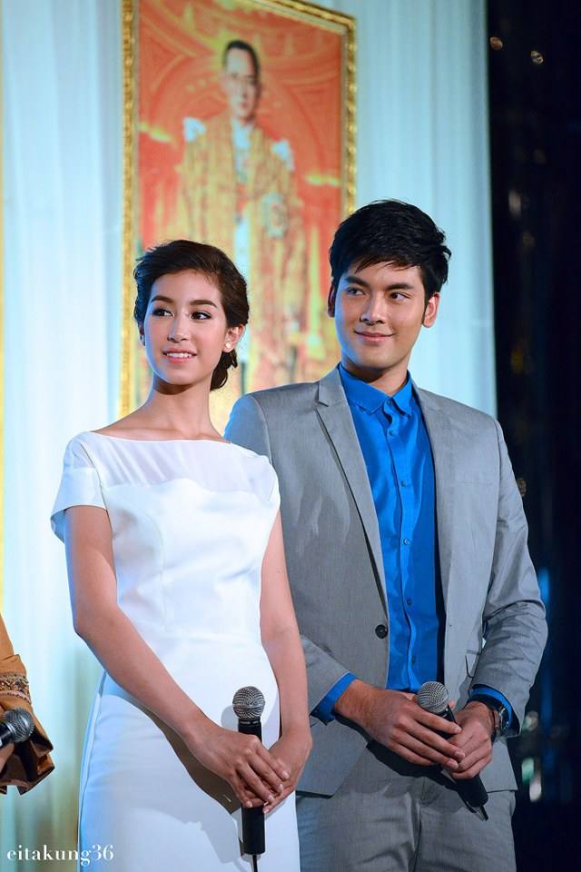 บอม ธนิน และ มิ้นต์ ชาลิดา ร่วมงานเปิดตัวภาพยนตร์เทิดพระเกียรติชุด " ราชัน คู่แผ่นดิน "