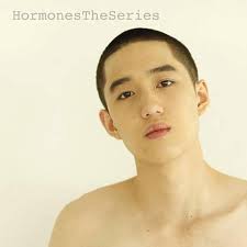 ต่อ  ธนภพ ลีรัตนขจร   จากเรื่อง hormones วัยว้าวุ่น ฉันรักเค้าาา