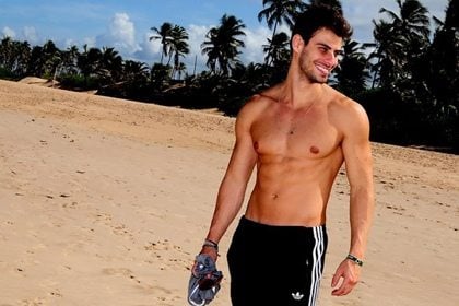 Lucas Malvacini on the beach!