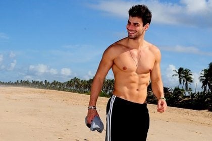 Lucas Malvacini on the beach!