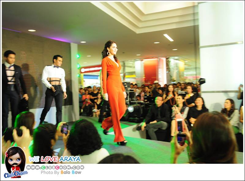 @The Mall Bangkapi " ชมพู่ อารยา " Event ชุดชั้นใน Modern V by Sabina