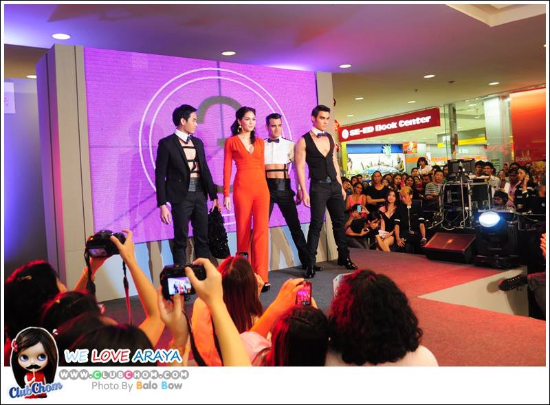 @The Mall Bangkapi " ชมพู่ อารยา " Event ชุดชั้นใน Modern V by Sabina