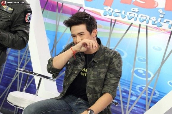 รับน้องใหม่ “เจมส์ มาร์” โดนฉายา “ดาราหน้าเงิน”