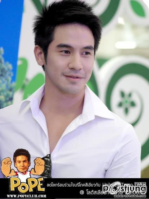 โป๊ป เสื้อขาว กะ เสื้อดำน่ารักผุดผุด