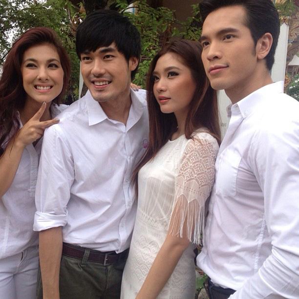 เปิดกอง... รถไฟ เรือเมล์ ลิเก กองถ่าย พบ 4 หนุ่มสุดฮา หล่อร้ายไม่เบา