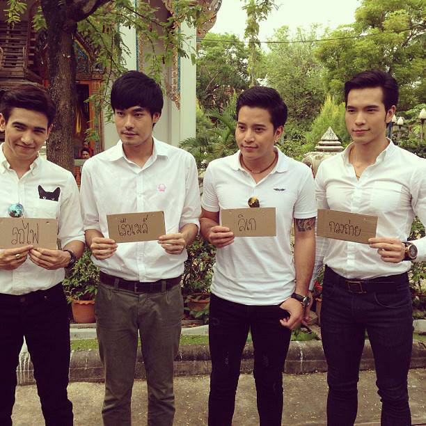 เปิดกอง... รถไฟ เรือเมล์ ลิเก กองถ่าย พบ 4 หนุ่มสุดฮา หล่อร้ายไม่เบา