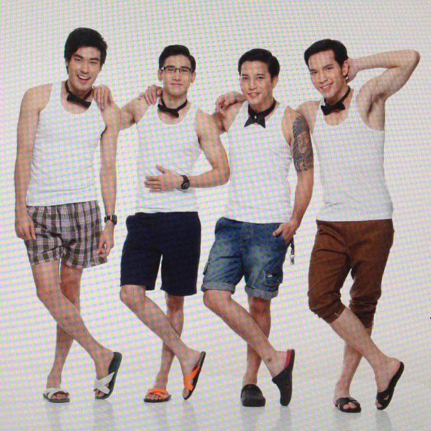 เปิดกอง... รถไฟ เรือเมล์ ลิเก กองถ่าย พบ 4 หนุ่มสุดฮา หล่อร้ายไม่เบา