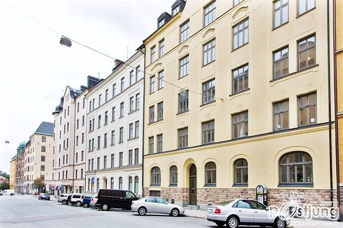 Cozy, Bright Apartment in Stockholm