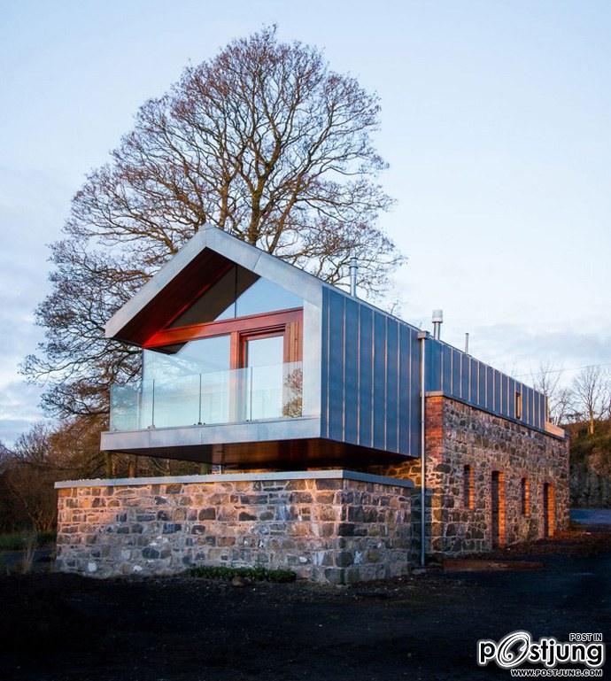 Stone and Glass Barn: Contemporary Style for a Traditional Building