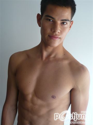 Simon Tham