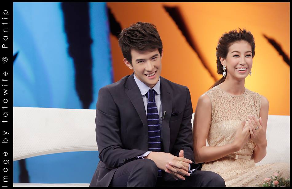 เจมส์ มาร์ & มิ้นต์ ชาลิดา @ รายการ Tonight Show (24-6-56)