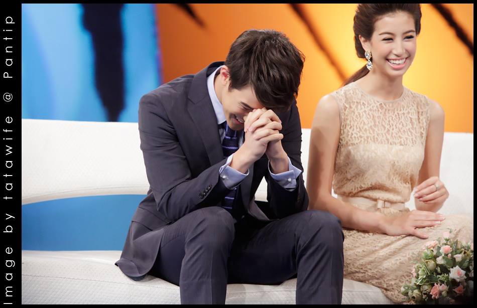 เจมส์ มาร์ & มิ้นต์ ชาลิดา @ รายการ Tonight Show (24-6-56)