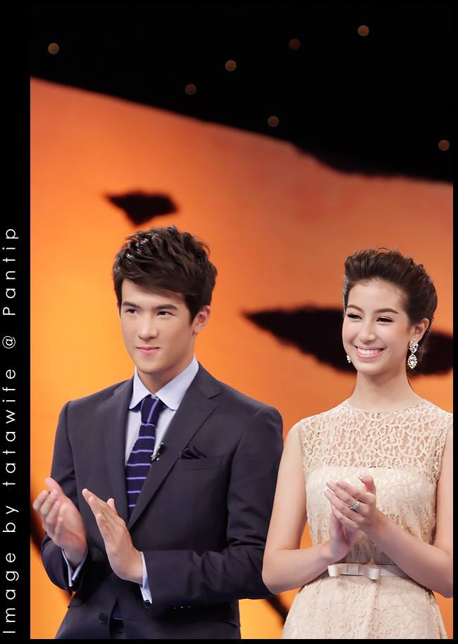 เจมส์ มาร์ & มิ้นต์ ชาลิดา @ รายการ Tonight Show (24-6-56)