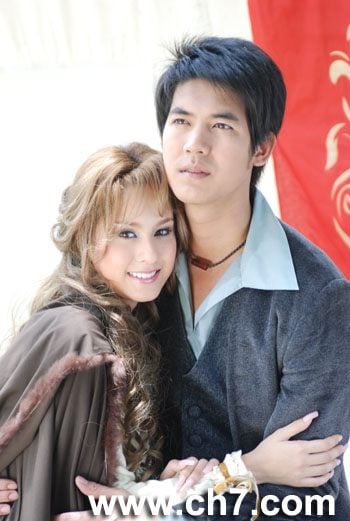 เวียร์ - ขวัญ (เจ้าชายรังสิมันส์ กับ เจ้าหญิง ทรรศิกา) ใน "ดั่งดวงหฤทัย"