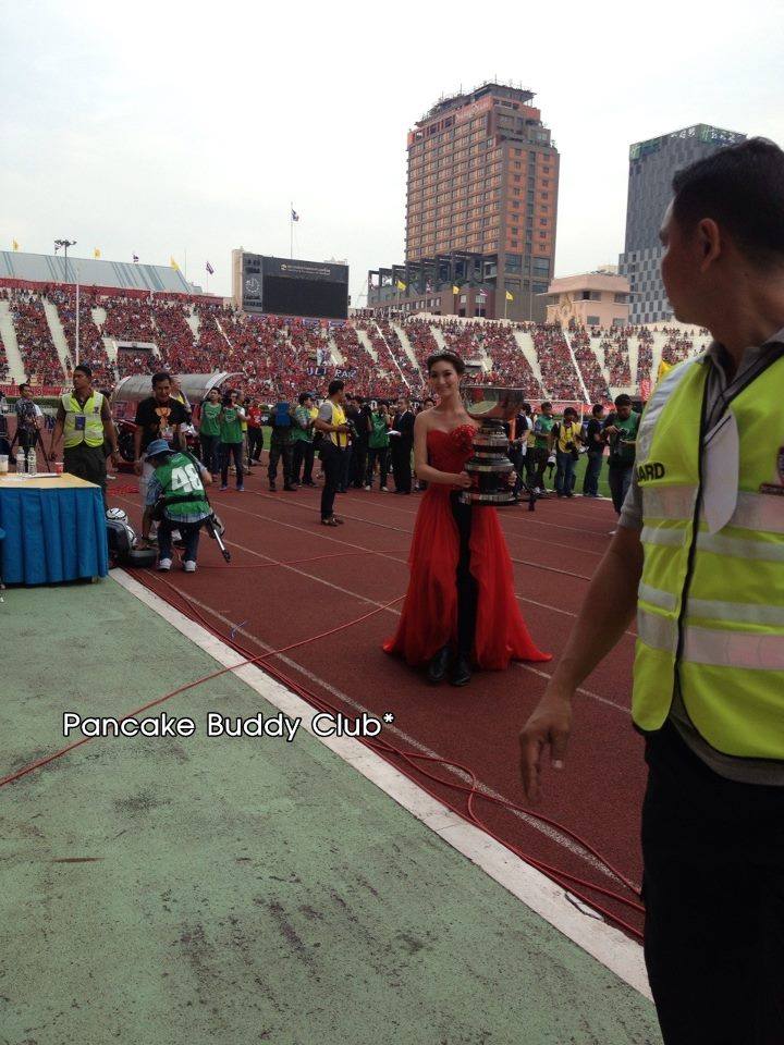 แพนเค้ก สวยสง่า ดุจดั่งเจ้า หญิง ใน นิยาย @ ในงาน Coke Charity Cup