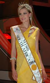 ได้มงกุฎ Miss South Africa 2004 ที่ประเทศของนาง