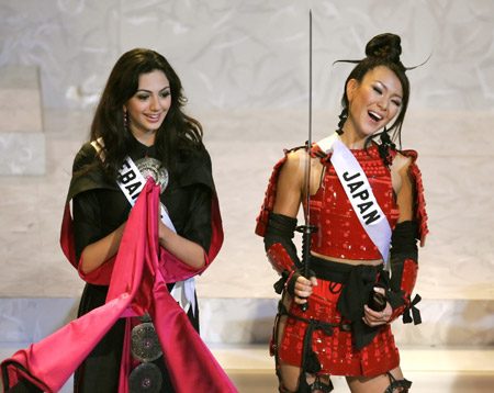 พูดคุยกับ Miss Lebanon ก่อนขึ้นเวที