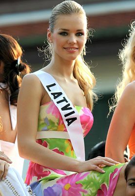 เดินทางมาเก็บตัวที่ประเทศไทยในการประกวด Miss Universe 2005
