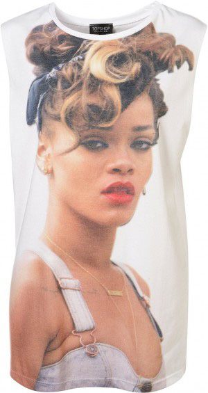 Rihanna ฟ้อง Topshop 5 ล้านดอลลาร์ ฐานนำรูปไปสกรีนลายเสื้อ