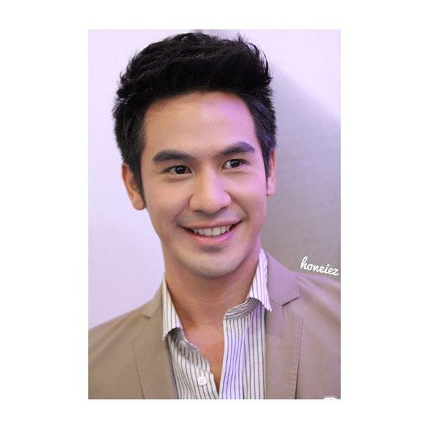 พี่โป๊ปจ๋า..ยิ้มหล่อๆจัง