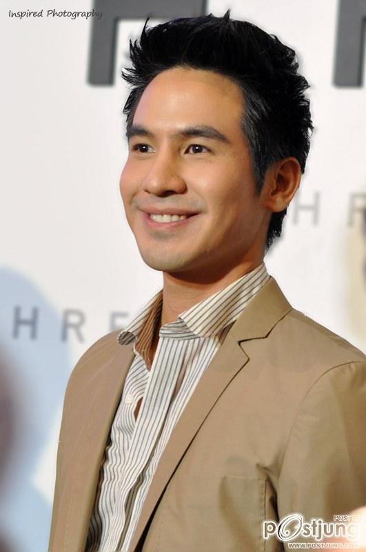 พี่โป๊ปจ๋า..ยิ้มหล่อๆจัง