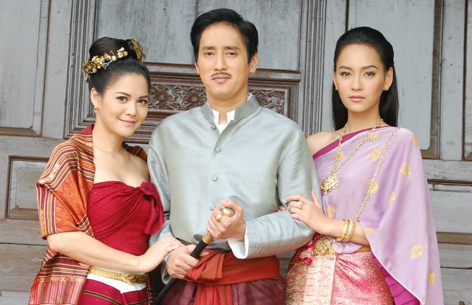 ปรบมือให้ชมนาถกับเอื้องคำในเรื่อเสน่หา กับอาดวงดาวฉากฉีกรูปในโดมทอง