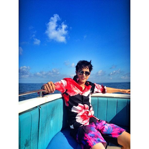 เจมส์ จิรายุ เที่ยวอ่าวมาหยา ในวันฟ้าใส-หาดทรายขาว