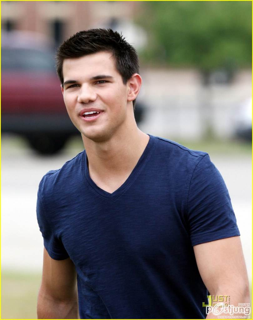 Taylor Lautner กล้ามน่ากัดๆ