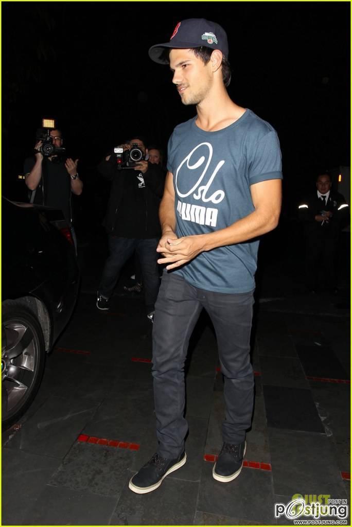 Taylor Lautner กล้ามน่ากัดๆ