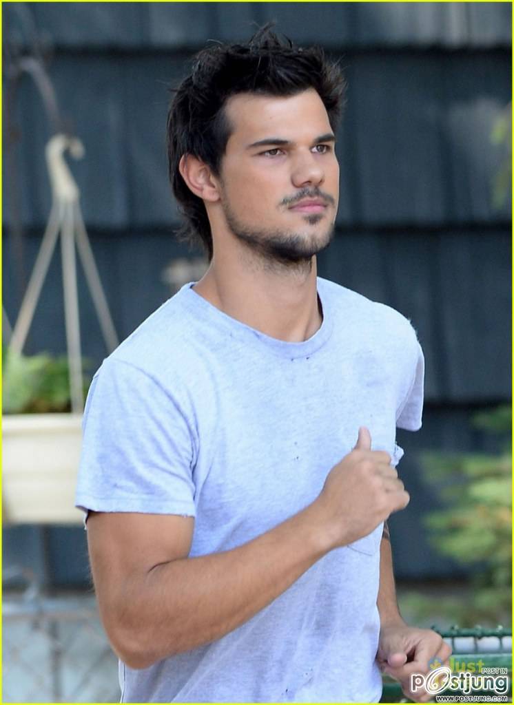 Taylor Lautner กล้ามน่ากัดๆ