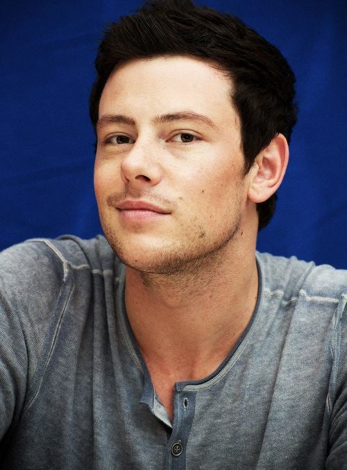 Cory Monteith หรือฟินน์แห่ง Gleeเสียชีวิตแล้ว T^T