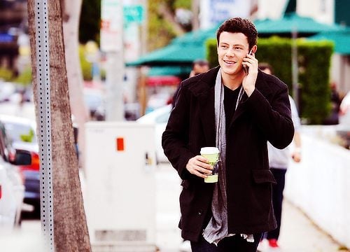 Cory Monteith หรือฟินน์แห่ง Gleeเสียชีวิตแล้ว T^T