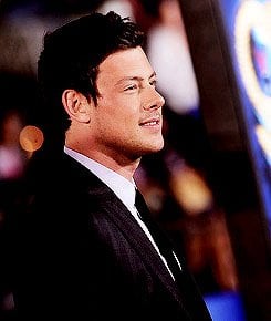 Cory Monteith หรือฟินน์แห่ง Gleeเสียชีวิตแล้ว T^T