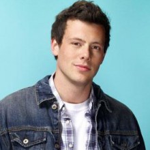 โครี มอนทีธ (Cory Monteith) นักแสดงจากละครซีรีส์ชุด Gree. เสียชีวิตแล้วเมื่อวาน