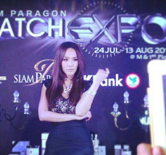 พี่อั้ม พัชราภา งานsiam parapgon watch expo เพิ่มเติมค่ะ