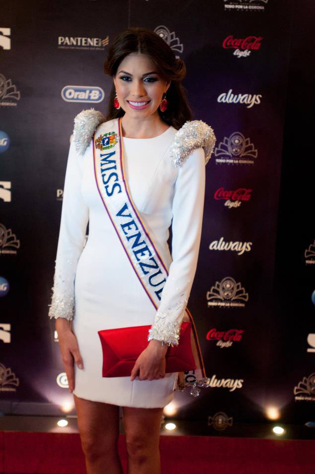 Miss venezuela 2013 คิดว่าเธอจะ win ใหมปีนี้