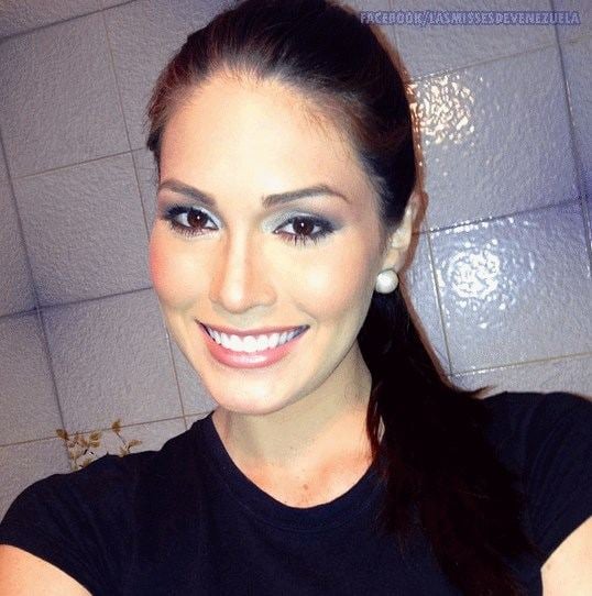 Miss venezuela 2013 คิดว่าเธอจะ win ใหมปีนี้