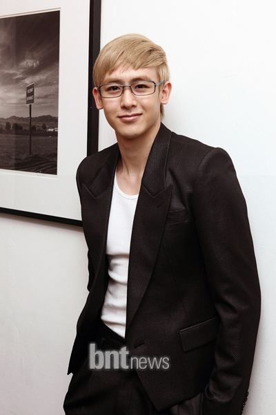 mr beauty  เขาคือ nichkhun 2pm