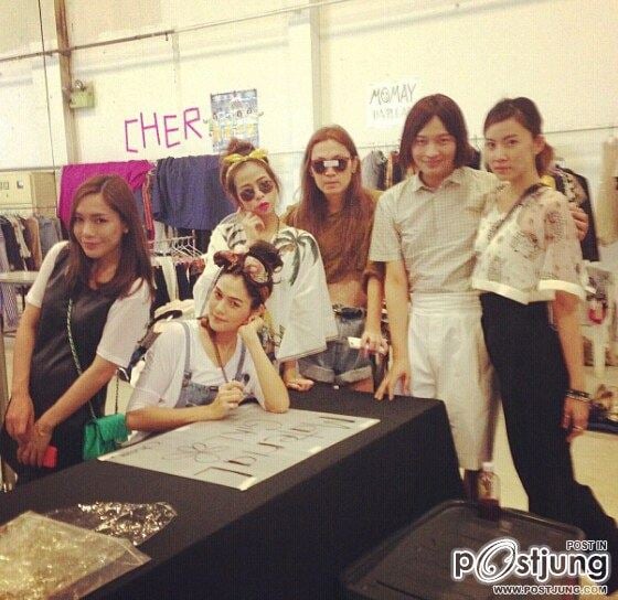 นางเอกสาวซุปเปอร์สตาร์สุดฮ๊อต ชมพู่ อารยา ในงาน Banana Market ขายดีมากๆ