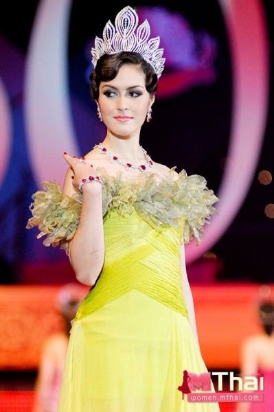 Miss Universe Thailand 2012-ณัฐพิมล นาฏยลักษณ์