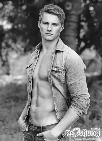 Alexander Ludwig : Abercrombie & Fitch