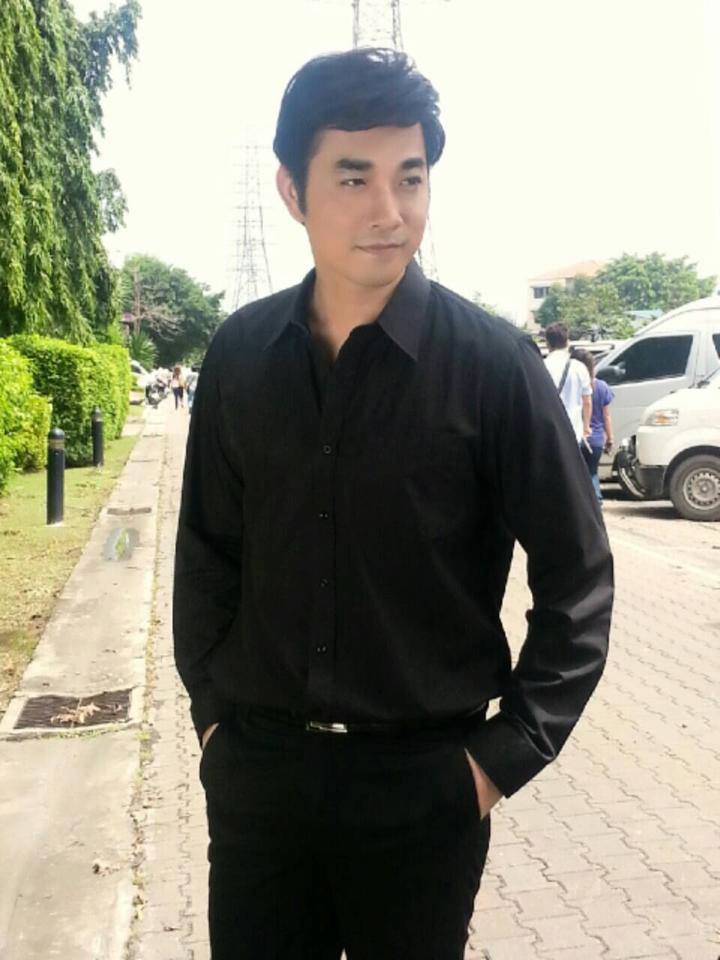 เจมส์ เรืองศักดิ์ รับบท ชีพ