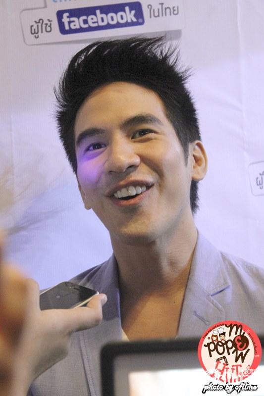 พี่โป๊ปจ๋า..ยิ้มหล่อจัง