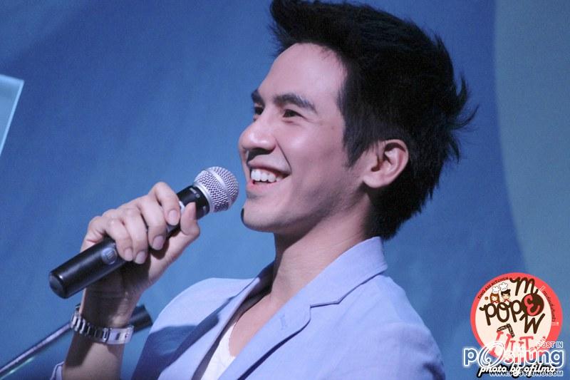 พี่โป๊ปจ๋า..ยิ้มหล่อจัง