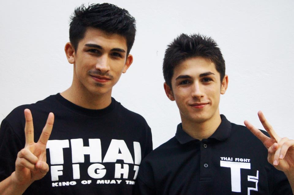 สองพี่น้องสุดหล่อจากเวทีThai Fight